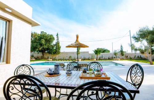 Ida Ougourd Villa | Villa Isaac et Seghir , Casa Lila Gardens Piscine chauffée