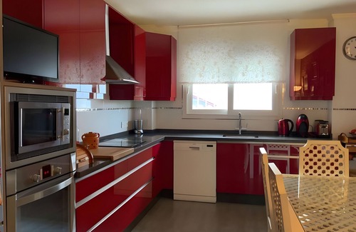 Alhaurin de la Torre Villa | 'Villa Isabella' with Mountain Views, Wi-Fi and Air Conditioning