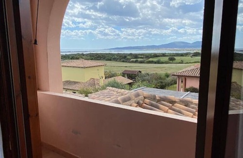 Case Peschiera-Lu Fraili Villa | Villa with large garden and sea view in San Teodoro
