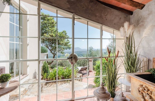 Arsina Villa | Villa Lina, Luxury Farmhouse with Pool and Amazing View close to Lucca Town Centre