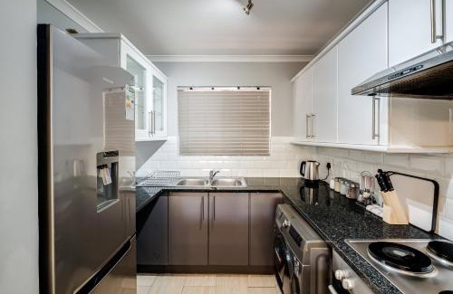 Century City Apartment | Villa Italia Eden