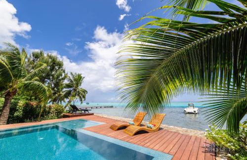 Otumai Villa | Villa Iti - 3BR Oceanfront Villa w Beautiful Pool