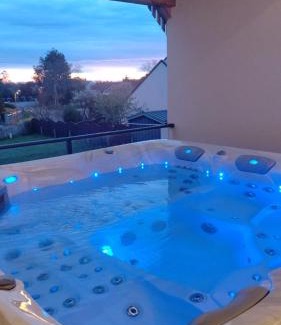 Genets House | Villa Jacuzzi au pied de la Baie du Mont St Michel