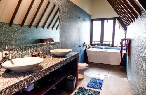 Candikuning Villa | Villa Jado 3 - Lake and Mountain View Villa