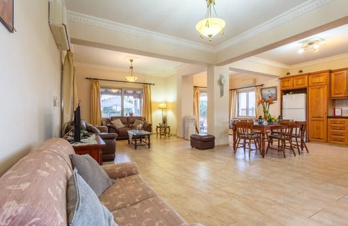 Argaka Villa | Villa Jan Lui - Four Bedroom Villa, Sleeps 8