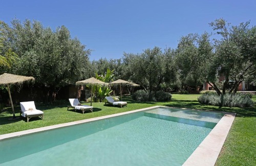 Chwiter Villa | Villa Jardin Bleu avec piscine chauffée à la campagne