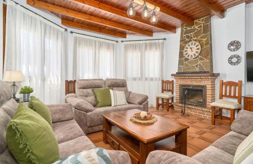Sayalonga House | Villa Javier en Sayalonga