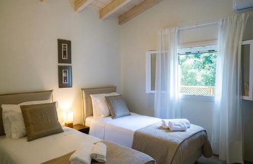 Agios Stefanos Villa | Villa Jinjola by Mavronas