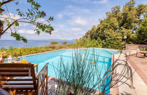Alghero Villa | Villa Joie de Vivre Vista mare con piscina a sfioro per 6 persone