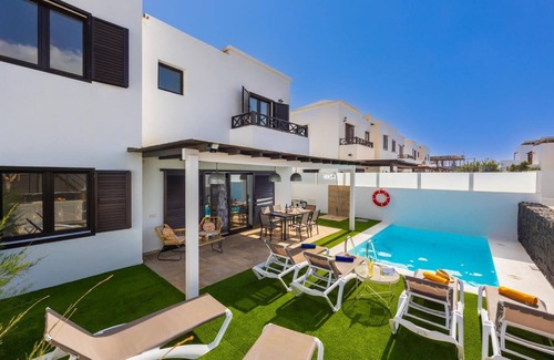 Playa Blanca Villa | Villa Jordi - Three Bedroom Villa, Sleeps 6