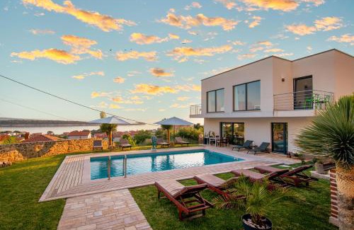 Banjol House | Villa Joy 4ever