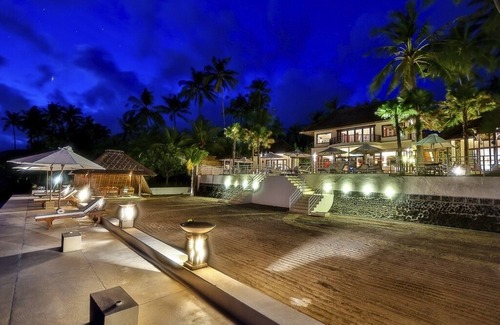 Petitenget Villa | Villa Jukung Absolute Beachfront .private Access to the sea