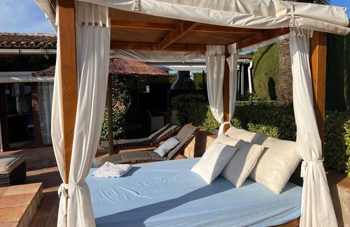 Fustera House | VILLA JULIETA