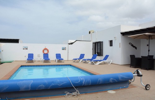 Playa Blanca Villa | Villa julima 110 m2 3 ch AC everywhere wifi broadband, tv uk heated pool