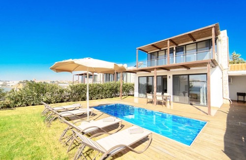 Nea Moudania Villa | Villa Kalma - Three Bedroom Villa, Sleeps 6