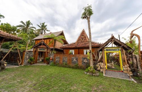 Pakem Villa | Villa Kaluna - 3 Bedroom Javanese Villa in Kaliurang