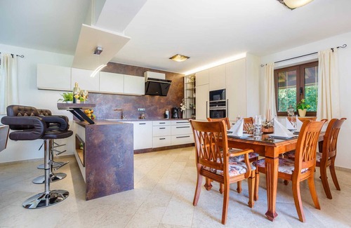 Kras House | Villa KAMENICA with outdoor and indoor pool and a sauna