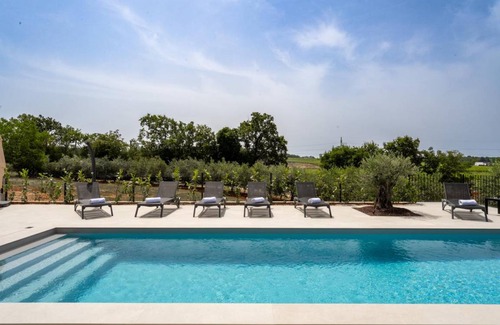 Mugeba Villa | Villa Karbula