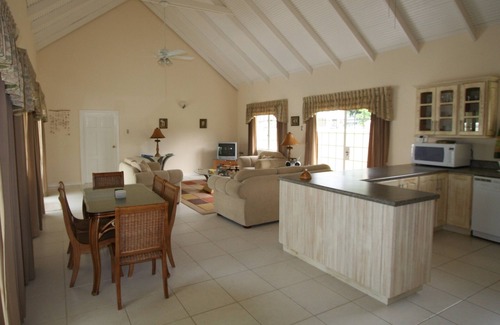 Bon Accord Village Villa | Villa Kiskadee. Large luxury Tobago villa with pool