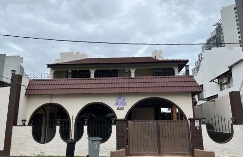 Tanjung Kling Villa | Villa Klebang Beach 25Pax 6Bedroom Indoor Pool Full AirConditioned near TOWN