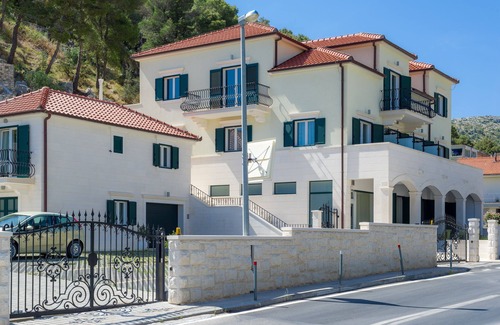 Hvar Apartment | Villa Kogo Apartment 3 with a swimming pool, city center Hvar