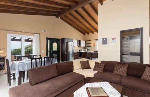Katavolos Villa | Villa Konstantinos - Three Bedroom Villa, Sleeps 8