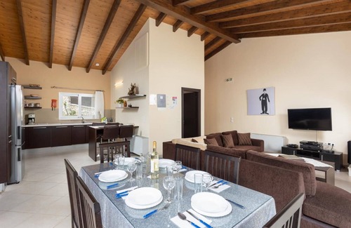 Katavolos Villa | Villa Konstantinos - Three Bedroom Villa, Sleeps 8