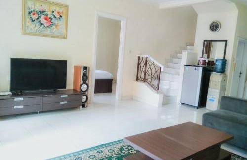 Cipanas Villa | Villa Kota Bunga BB18-08