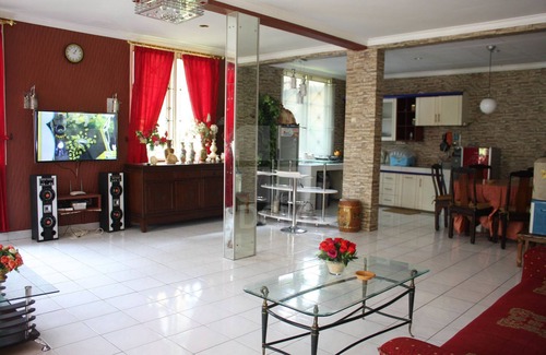 Cipanas Villa | Villa Kota Bunga Sakura