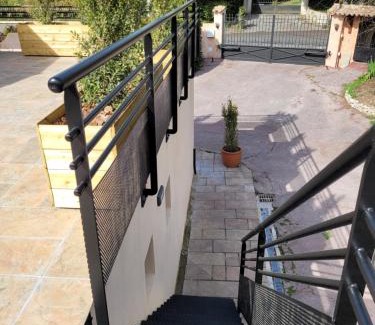 Cagnes-sur-Mer Apartment | Villa L'Abaguie-Charmant logement au calme entre mer et montagne