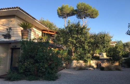Roquefort-les-Pins Apartment | Villa l’Ensoleillée