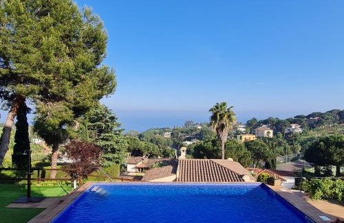 Blanes Villa | VILLA LA CALA with swimming pool & sea view, 10 min walk from the sea