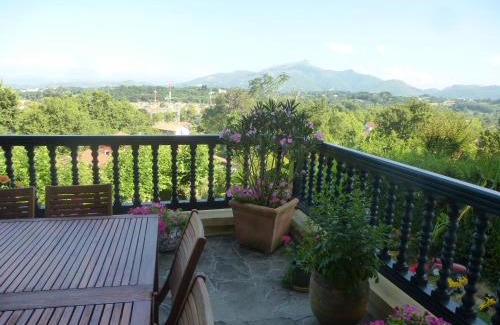Ciboure Bed & Breakfast | Villa La Croix Basque
