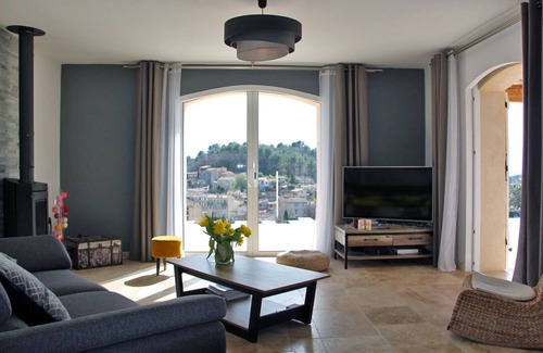 La Gaude Villa | Villa La Gaude, facing south, beautiful 180 ° view Hills, sea and old village