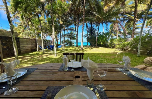 Trou d'Eau Douce Villa | Villa la Pelouse/piscine - Beachfront villa in Trou d'Eau Douce, Mauritius