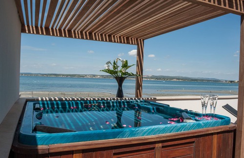 Sete Villa | Villa La Perle de Thau Direct beach access