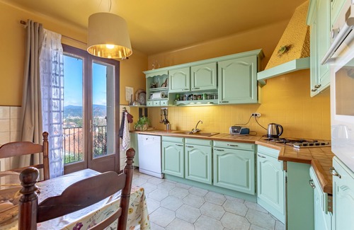 Ceret Villa | Villa ‘La Petite Colline À Céret’, mountain view, terrace, garden and Wi-Fi