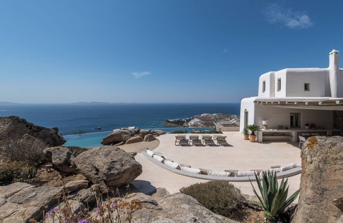 Agios Stefanos Villa | Villa La Roccia - MG Villas Mykonos