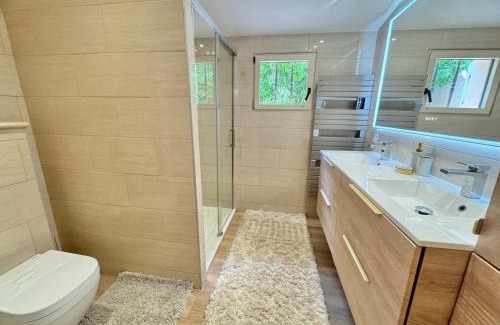 Cogolin Bed & Breakfast | Villa La Source 83 - Room Close to St Tropez