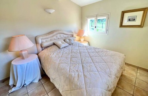 Cogolin Bed & Breakfast | Villa La Source 83 - Room 1 close to Saint Tropez