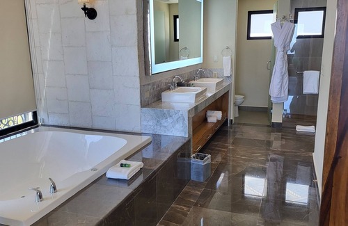 El Medano Ejidal Resort | Villa la Valencia, December 21st -28th, 4-bedroom Ocean Front Penthousen5-Star