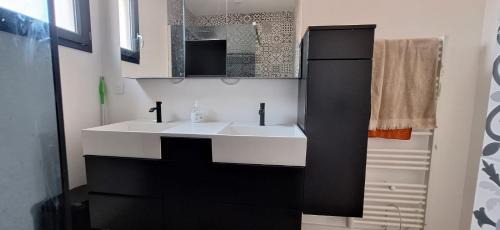 Olonzac Villa | VILLA lac de jouarres