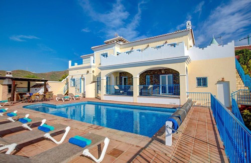 Urbanizacion Ladera del Mar Villa | Villa Ladera Mar by Villa Plus
