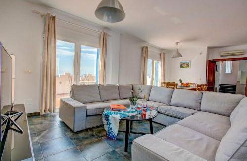 Urbanizacion Ladera del Mar Villa | Villa Ladera Mar by Villa Plus