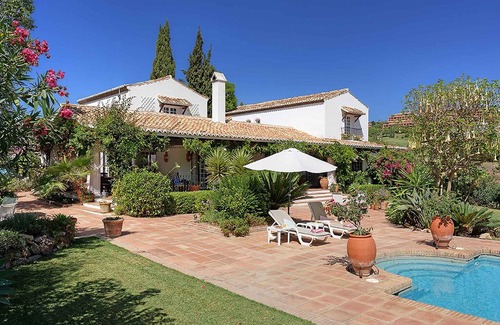 New Golden Mile Villa | Villa Ladyville - Five Bedroom Villa, Sleeps 10