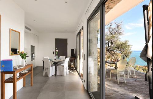 Roquebrune-Cap-Martin Apartment | Villa Laetitia Private Pool