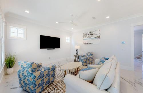 Villa Lago House | Villa Lago Seaside Sanctuary