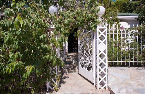 Kalyvia Thorikou Villa | Villa Lagonisi, magnificent Villa in the Athenian Riviera