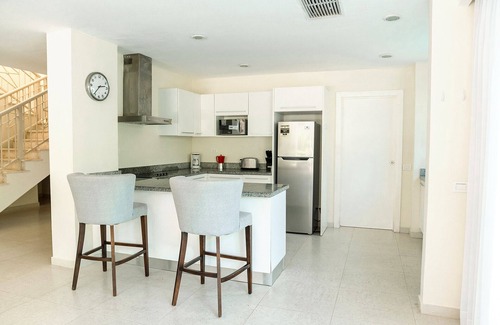 Bavaro Villa | Villa Lagoon Iberostar 4 BDR, 8 guests, great pool, Wi-Fi, Bavaro beach, golf.