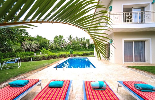 Bavaro Villa | Villa Lagoon Iberostar 4 BDR, 8 guests, great pool, Wi-Fi, Bavaro beach, golf.
